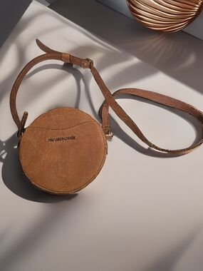 Portland Leather Round Crossbody Bag in Tan Brown